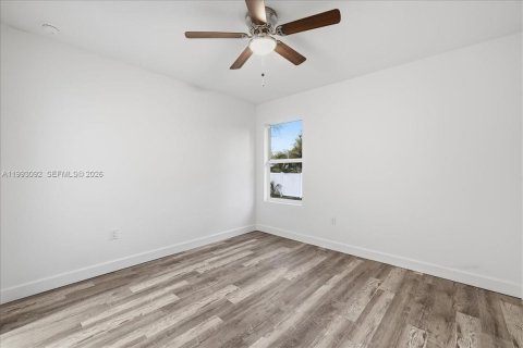 Immobilier commercial à vendre à Port Charlotte, Floride: 106.93 m2 № 2067042 - photo 30
