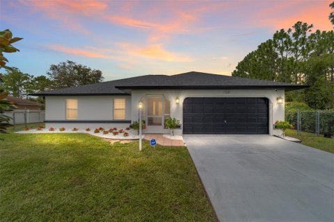 House in Ocala, Florida 3 bedrooms, 163.88 sq.m. № 1818818 - photo 1