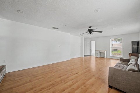 Villa ou maison à vendre à Clearwater, Floride: 4 chambres, 153.66 m2 № 2137726 - photo 8