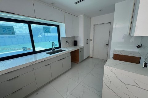 Villa ou maison à louer à Homestead, Floride: 3 chambres, 139.26 m2 № 2169658 - photo 5