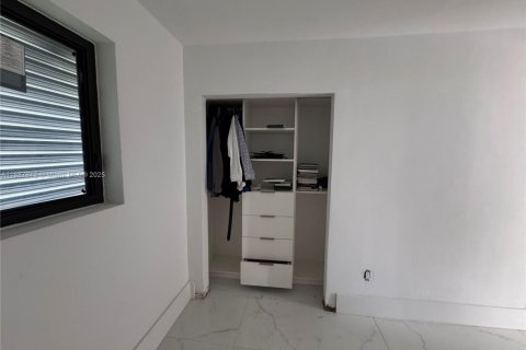 Villa ou maison à louer à Homestead, Floride: 3 chambres, 139.26 m2 № 2169658 - photo 13