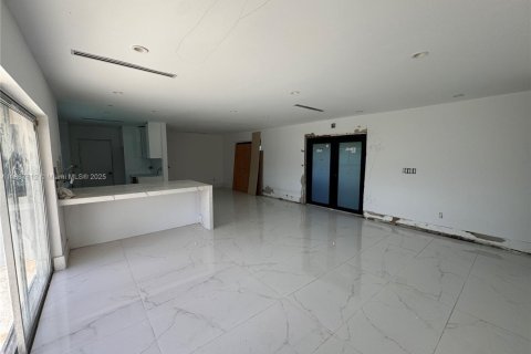 Villa ou maison à louer à Homestead, Floride: 3 chambres, 139.26 m2 № 2169658 - photo 3