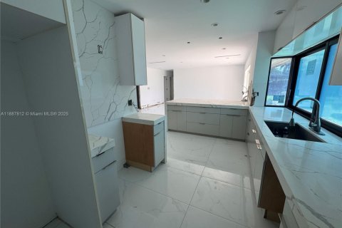 Villa ou maison à louer à Homestead, Floride: 3 chambres, 139.26 m2 № 2169658 - photo 4