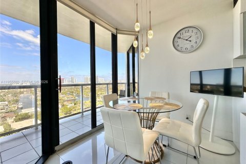 Condominio en alquiler en Aventura, Florida, 2 dormitorios, 121.7 m2 № 2011557 - foto 7