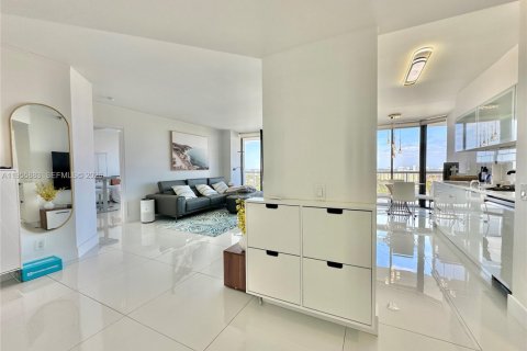 Condominio en alquiler en Aventura, Florida, 2 dormitorios, 121.7 m2 № 2011557 - foto 15