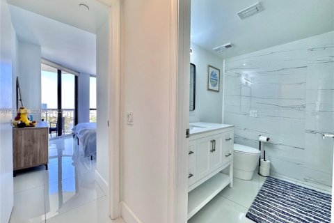 Condominio en alquiler en Aventura, Florida, 2 dormitorios, 121.7 m2 № 2011557 - foto 17