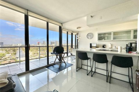 Condominio en alquiler en Aventura, Florida, 2 dormitorios, 121.7 m2 № 2011557 - foto 5