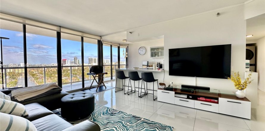Condominio en Aventura, Florida, 2 dormitorios  № 2011557