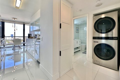 Condominio en alquiler en Aventura, Florida, 2 dormitorios, 121.7 m2 № 2011557 - foto 16