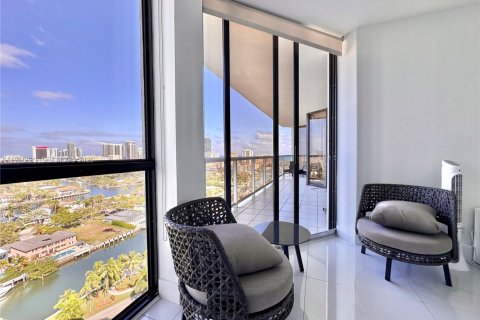 Condominio en alquiler en Aventura, Florida, 2 dormitorios, 121.7 m2 № 2011557 - foto 26