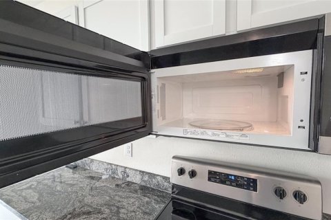Adosado en alquiler en Land O' Lakes, Florida, 3 dormitorios, 155.43 m2 № 2112467 - foto 11
