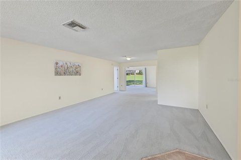 Villa ou maison à vendre à Spring Hill, Floride: 3 chambres, 198.44 m2 № 2416631 - photo 9