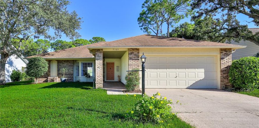 Villa ou maison à Spring Hill, Floride 3 chambres, 198.44 m2 № 2416631
