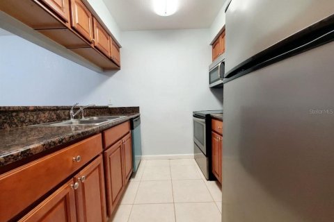 Condominio en alquiler en Tampa, Florida, 2 dormitorios, 82.13 m2 № 2230804 - foto 7