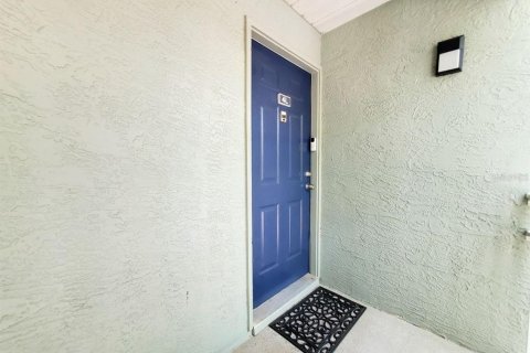 Condominio en alquiler en Tampa, Florida, 2 dormitorios, 82.13 m2 № 2230804 - foto 2