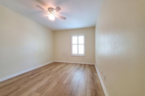 Condominio en alquiler en Tampa, Florida, 2 dormitorios, 82.13 m2 № 2230804 - foto 16