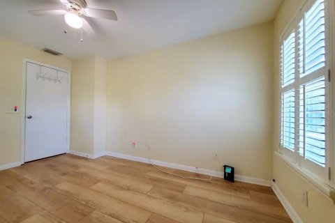 Condominio en alquiler en Tampa, Florida, 2 dormitorios, 82.13 m2 № 2230804 - foto 11