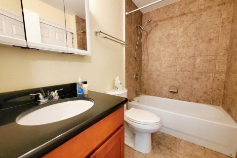 Condominio en alquiler en Tampa, Florida, 2 dormitorios, 82.13 m2 № 2230804 - foto 14