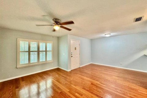Condominio en alquiler en Tampa, Florida, 2 dormitorios, 82.13 m2 № 2230804 - foto 6