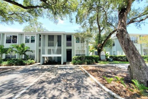 Condominio en Tampa, Florida, 2 dormitorios  № 2230804