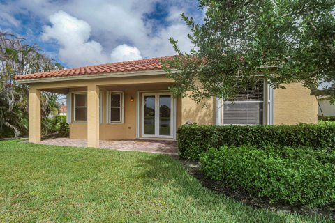 House in Vero Beach, Florida 3 bedrooms, 194.72 sq.m. № 2385547 - photo 27