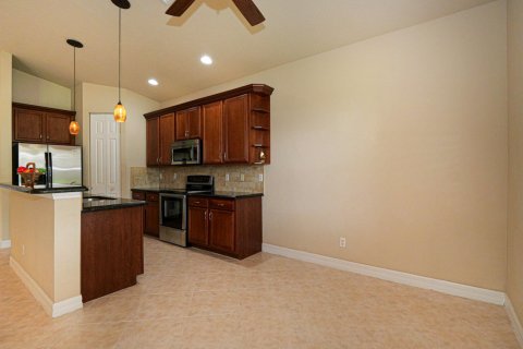 House in Vero Beach, Florida 3 bedrooms, 194.72 sq.m. № 2385547 - photo 12