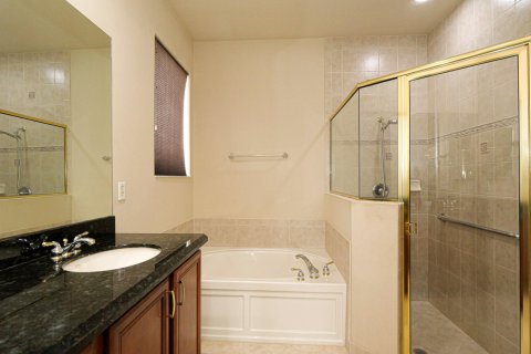 House in Vero Beach, Florida 3 bedrooms, 194.72 sq.m. № 2385547 - photo 21