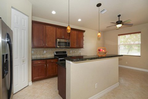 House in Vero Beach, Florida 3 bedrooms, 194.72 sq.m. № 2385547 - photo 10