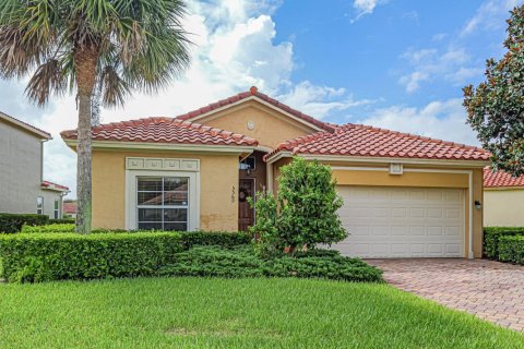 House in Vero Beach, Florida 3 bedrooms, 194.72 sq.m. № 2385547 - photo 4