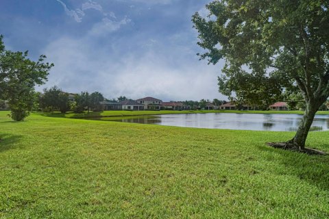 House in Vero Beach, Florida 3 bedrooms, 194.72 sq.m. № 2385547 - photo 30