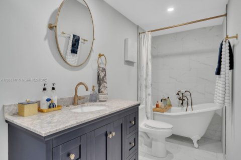 Condo in Coral Gables, Florida, 2 bedrooms  № 1764454 - photo 9