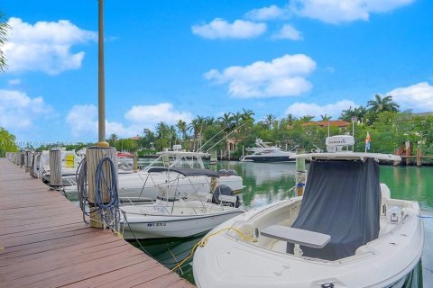 Condo in Coral Gables, Florida, 2 bedrooms  № 1764454 - photo 14