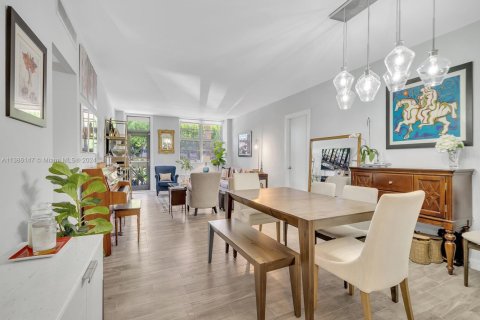 Condo in Coral Gables, Florida, 2 bedrooms  № 1764454 - photo 4