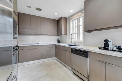 Condominio en alquiler en Miami Beach, Florida, 2 dormitorios, 132.76 m2 № 1958947 - foto 8