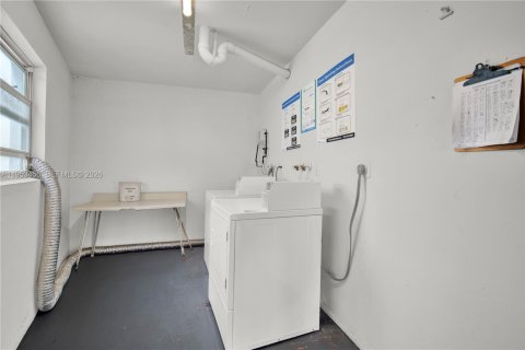 Copropriété à vendre à Hollywood, Floride: 2 chambres, 92.16 m2 № 2007868 - photo 30