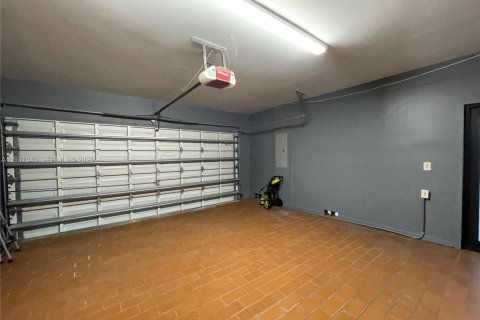 Villa ou maison à louer à Miami Lakes, Floride: 4 chambres, 253.81 m2 № 1995362 - photo 25