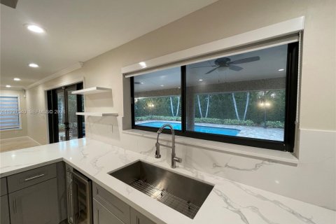 Villa ou maison à louer à Miami Lakes, Floride: 4 chambres, 253.81 m2 № 1995362 - photo 7