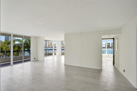 Condo in Aventura, Florida, 3 bedrooms № 2079857 - photo 4