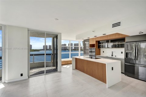 Condo in Aventura, Florida, 3 bedrooms № 2079857 - photo 7
