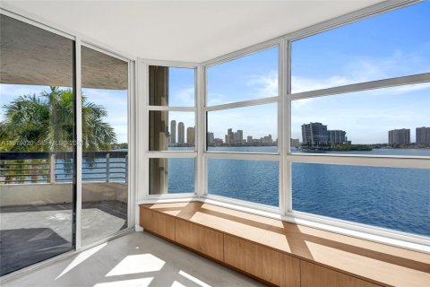 Condo in Aventura, Florida, 3 bedrooms № 2079857 - photo 12