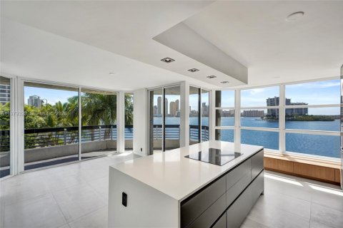 Condo in Aventura, Florida, 3 bedrooms № 2079857 - photo 10