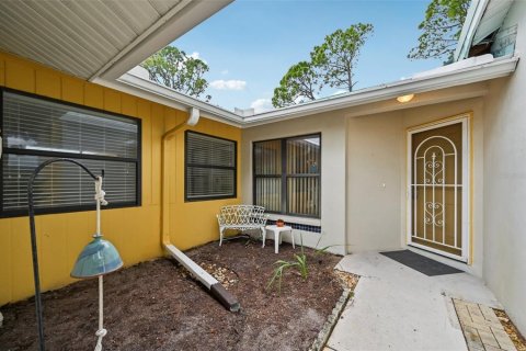 Condo in Venice, Florida, 2 bedrooms  № 2211200 - photo 3