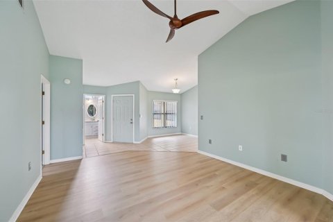 Condo in Venice, Florida, 2 bedrooms  № 2211200 - photo 8
