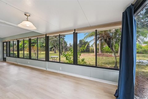 Condo in Venice, Florida, 2 bedrooms  № 2211200 - photo 9