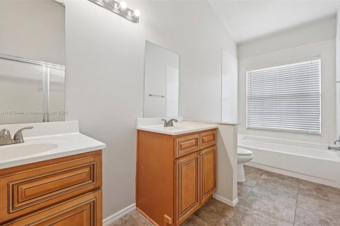 Villa ou maison à vendre à Port St. Lucie, Floride: 3 chambres, 152.92 m2 № 1921874 - photo 21