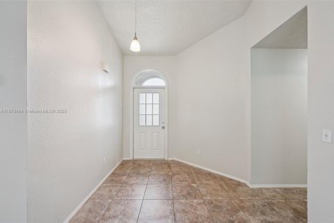 Villa ou maison à vendre à Port St. Lucie, Floride: 3 chambres, 152.92 m2 № 1921874 - photo 5