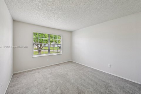 Villa ou maison à vendre à Port St. Lucie, Floride: 3 chambres, 152.92 m2 № 1921874 - photo 24