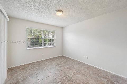 Villa ou maison à vendre à Port St. Lucie, Floride: 3 chambres, 152.92 m2 № 1921874 - photo 14