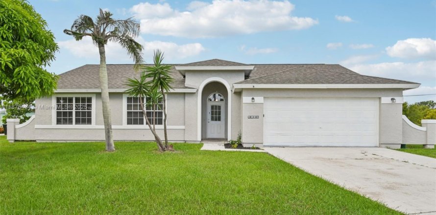 Villa ou maison à Port St. Lucie, Floride 3 chambres, 152.92 m2 № 1921874