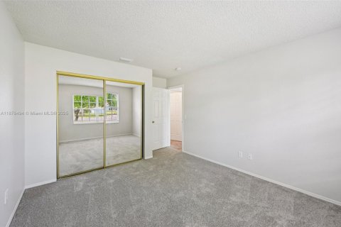 Villa ou maison à vendre à Port St. Lucie, Floride: 3 chambres, 152.92 m2 № 1921874 - photo 25